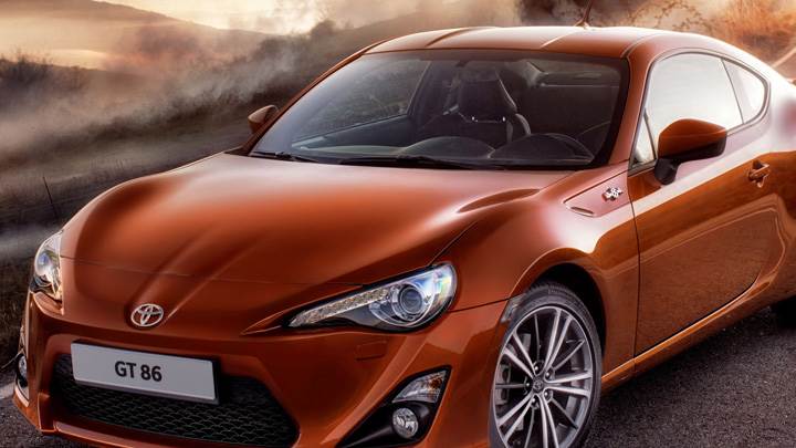 Front Pose 2012 Toyota GT 86 In Orange